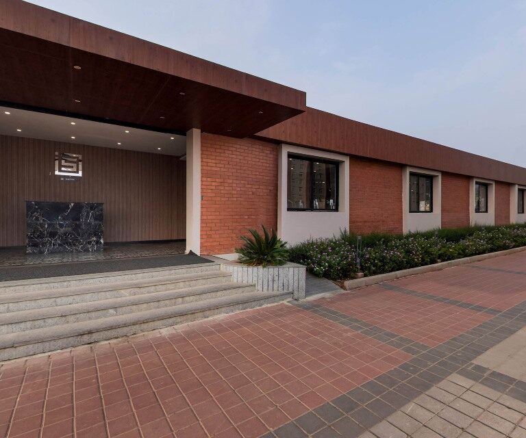 With Food vs Without Food PG – Which Saves Money?