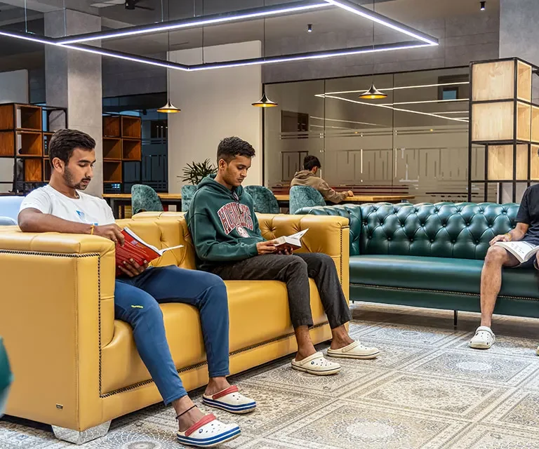 Fully Furnished vs Semi-Furnished Hostel – What To Choose?