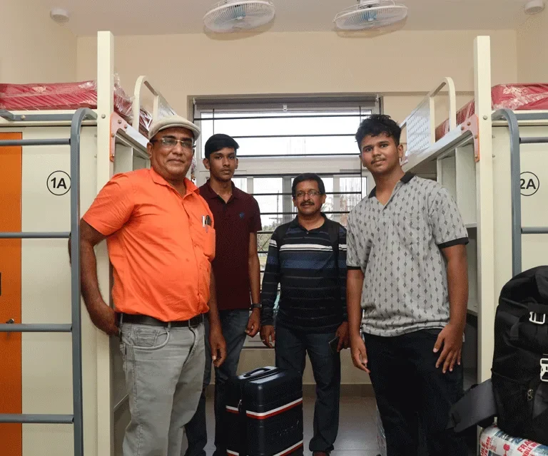 How to Adjust to Hostel Life for the First Time?